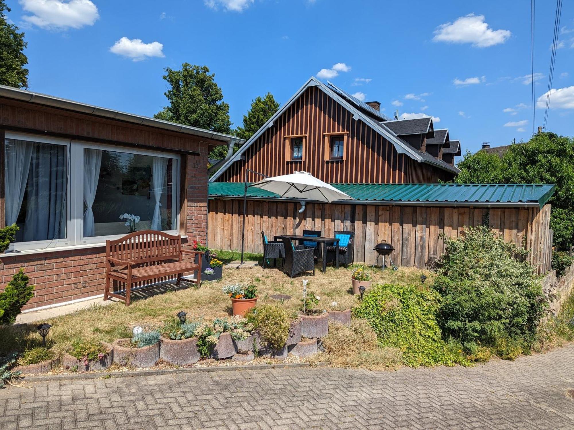 W4 - Urlaubsmagie- Pool, Terrasse, Barbecue Apartment Lichtenhain  Luaran gambar